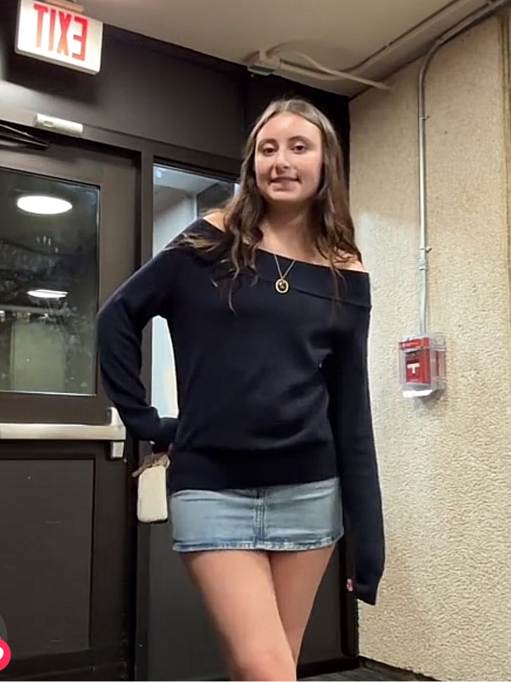 Brandy melville off the shoulder navy sweater - Picture 2 of 5